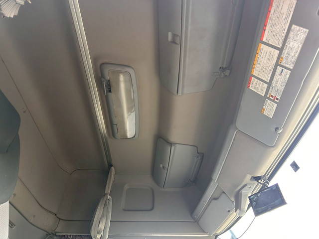 日野プロフィアアルミバン大型（10t）[写真19]