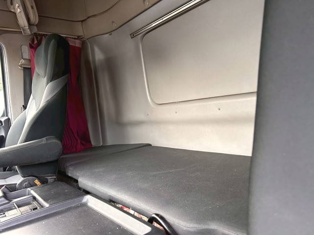 日野プロフィアアルミバン大型（10t）[写真20]