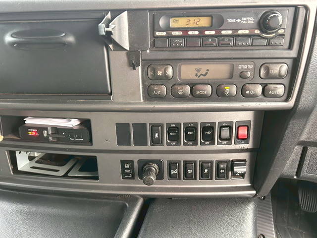 日野プロフィアアルミバン大型（10t）[写真24]