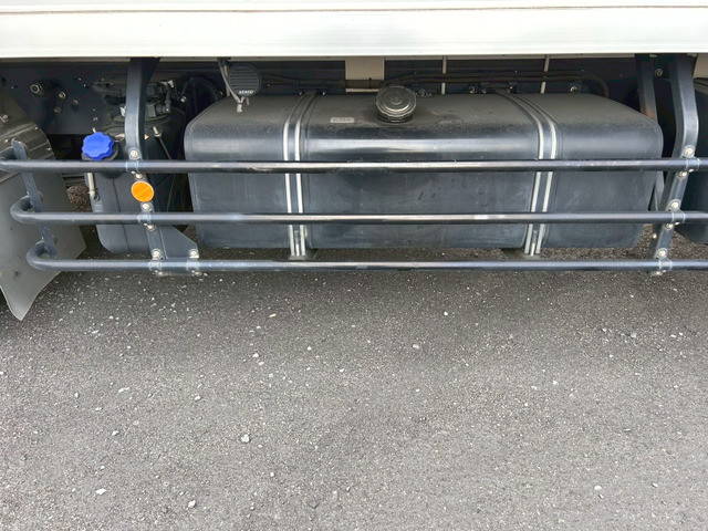 日野プロフィアアルミバン大型（10t）[写真27]