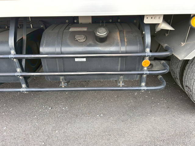 日野プロフィアアルミバン大型（10t）[写真28]