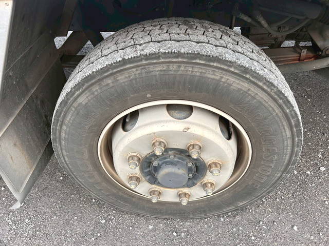 日野プロフィアアルミバン大型（10t）[写真38]