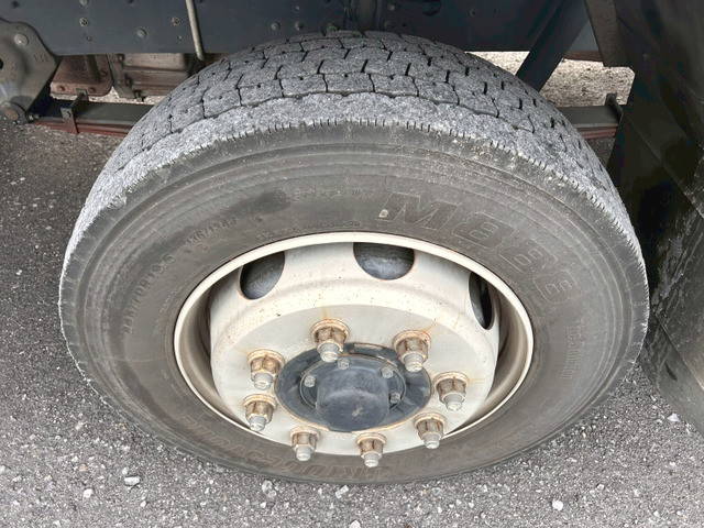 日野プロフィアアルミバン大型（10t）[写真39]