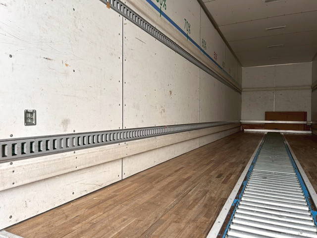 日野プロフィアアルミバン大型（10t）[写真07]