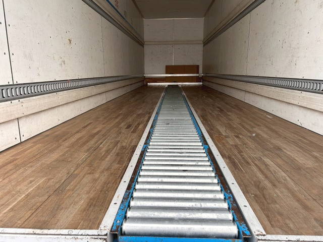 日野プロフィアアルミバン大型（10t）[写真08]