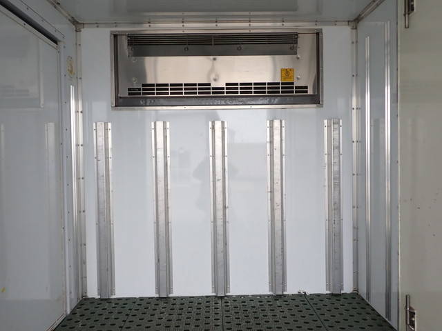 三菱ふそうキャンター冷凍車（冷蔵車）小型（2t・3t）[写真15]