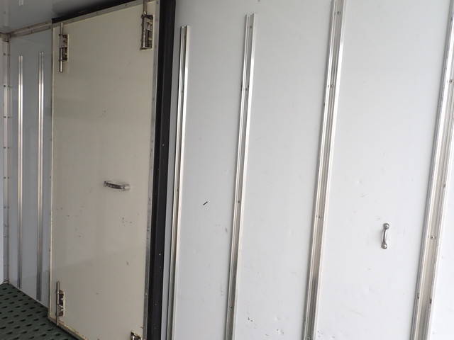 三菱ふそうキャンター冷凍車（冷蔵車）小型（2t・3t）[写真18]