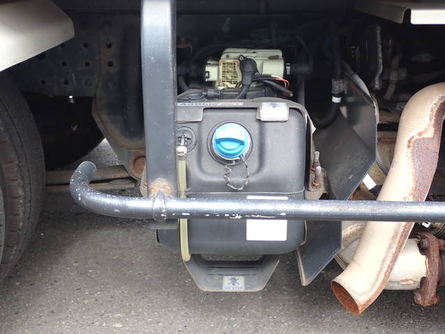 三菱ふそうキャンター冷凍車（冷蔵車）小型（2t・3t）[写真28]