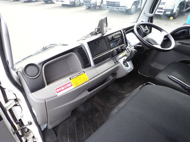 三菱ふそうキャンター冷凍車（冷蔵車）小型（2t・3t）[写真35]