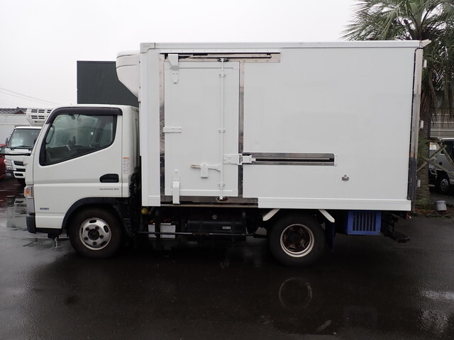 三菱ふそうキャンター冷凍車（冷蔵車）小型（2t・3t）[写真06]