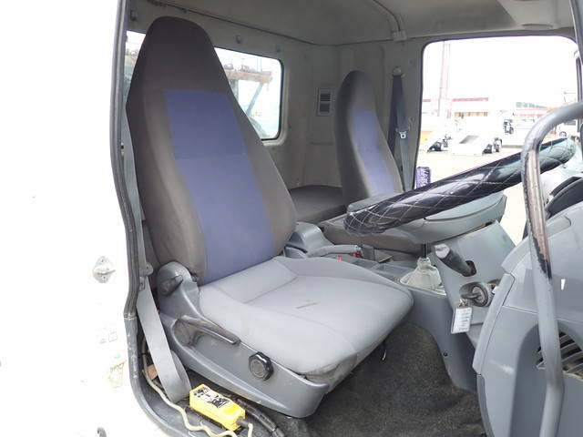 三菱ふそうファイターコンテナ専用車中型（4t）[写真32]