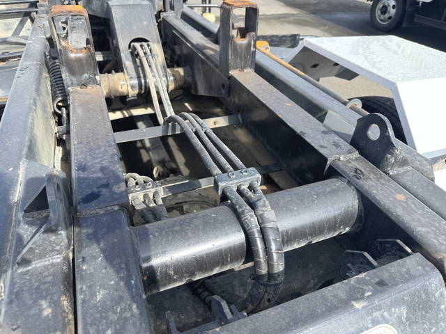 三菱ふそうファイターコンテナ専用車中型（4t）[写真09]