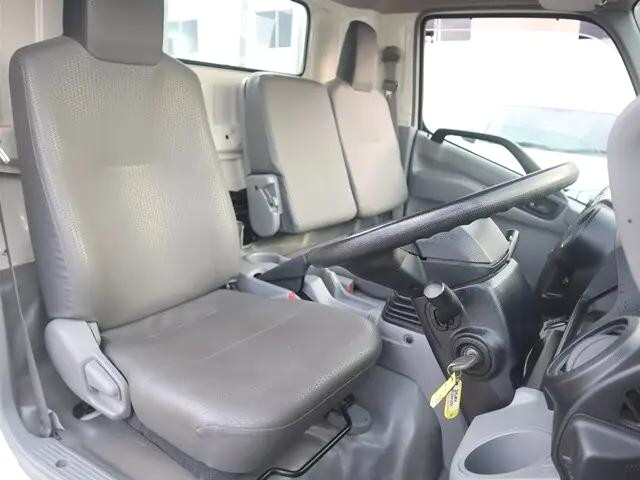 日野デュトロ平ボディ小型（2t・3t）[写真28]