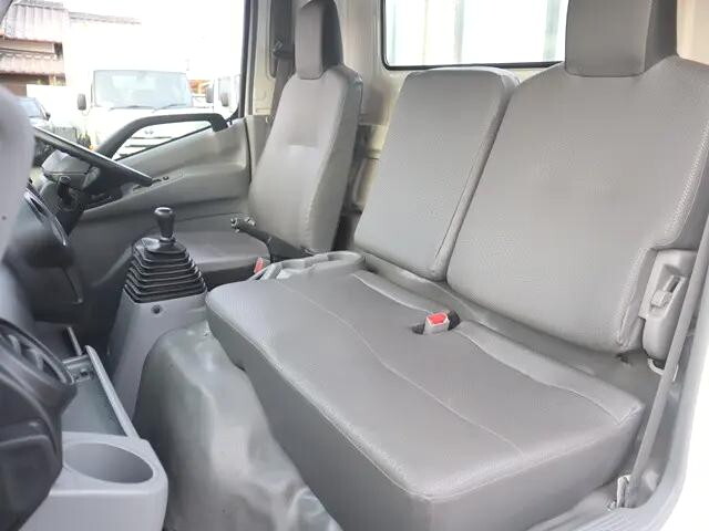 日野デュトロ平ボディ小型（2t・3t）[写真30]