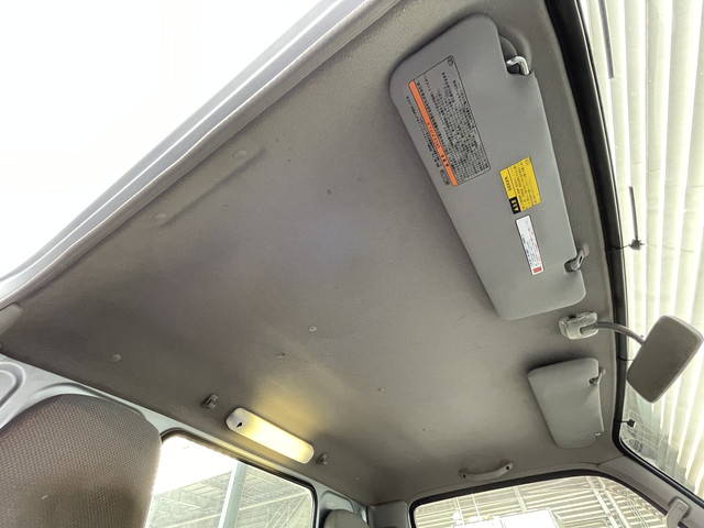 トヨタトヨエース平ボディ小型（2t・3t）[写真17]