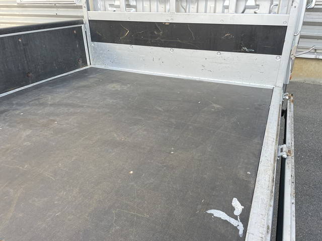 トヨタトヨエース平ボディ小型（2t・3t）[写真20]