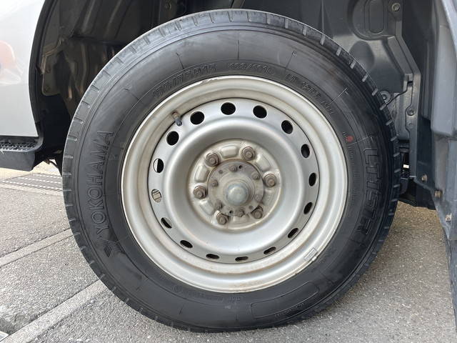 トヨタトヨエース平ボディ小型（2t・3t）[写真25]