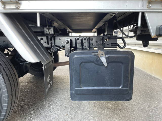 トヨタトヨエース平ボディ小型（2t・3t）[写真08]