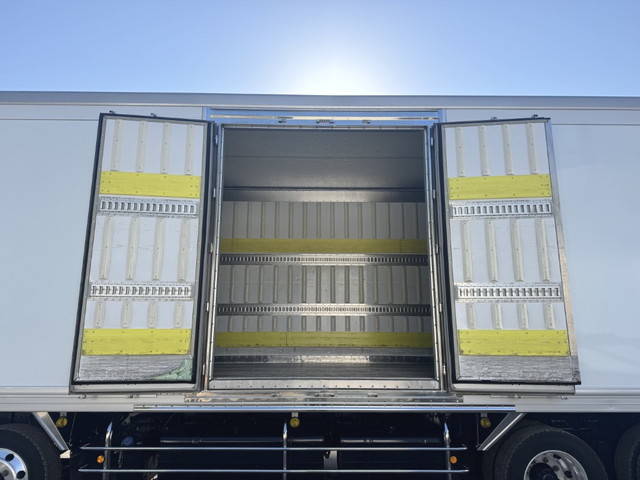 日野プロフィア冷凍車（冷蔵車）大型（10t）[写真07]