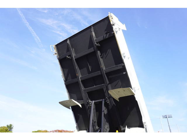 三菱ふそうキャンターダンプ小型（2t・3t）[写真18]