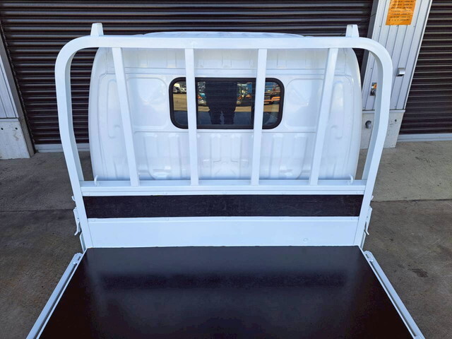 日野デュトロ平ボディ小型（2t・3t）[写真10]