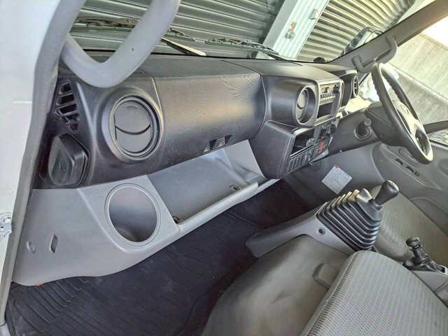 日野デュトロ平ボディ小型（2t・3t）[写真26]