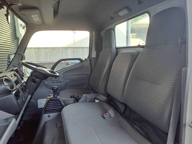 日野デュトロ平ボディ小型（2t・3t）[写真28]