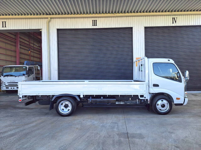 日野デュトロ平ボディ小型（2t・3t）[写真08]