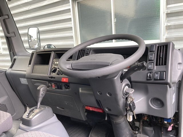 いすゞエルフアルミバン小型（2t・3t）[写真14]