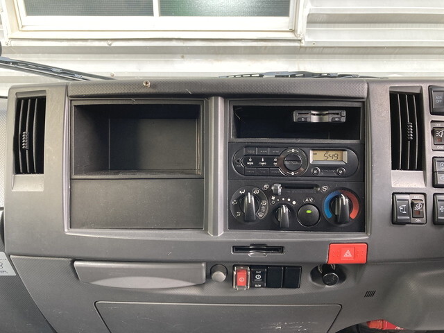 いすゞエルフアルミバン小型（2t・3t）[写真15]