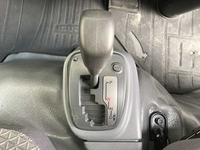 いすゞエルフアルミバン小型（2t・3t）[写真16]