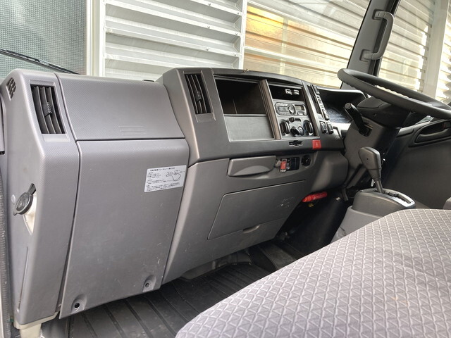 いすゞエルフアルミバン小型（2t・3t）[写真18]