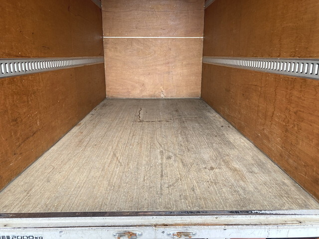 いすゞエルフアルミバン小型（2t・3t）[写真22]