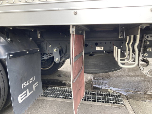 いすゞエルフアルミバン小型（2t・3t）[写真29]