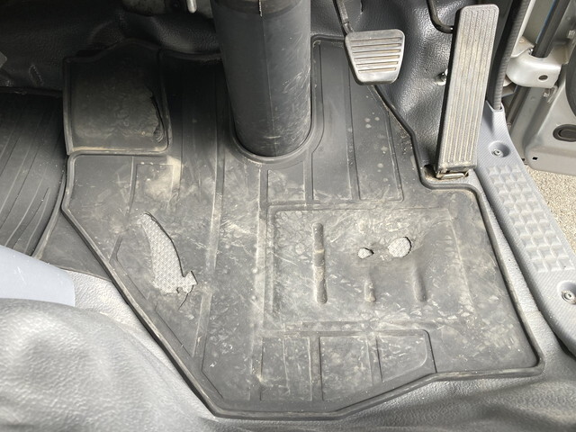 いすゞエルフアルミバン小型（2t・3t）[写真37]