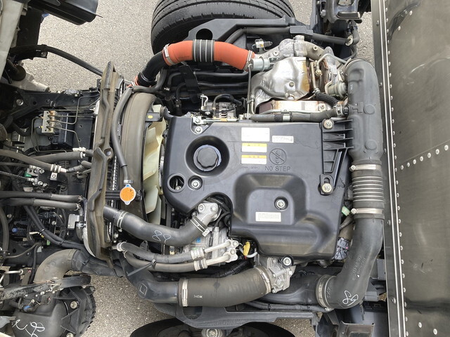 いすゞエルフアルミバン小型（2t・3t）[写真04]