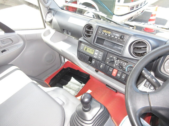 トヨタその他の車種冷凍車（冷蔵車）小型（2t・3t）[写真20]