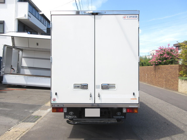 トヨタその他の車種冷凍車（冷蔵車）小型（2t・3t）[写真06]