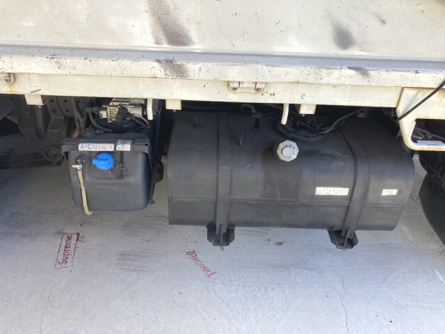 三菱ふそうキャンター平ボディ小型（2t・3t）[写真11]