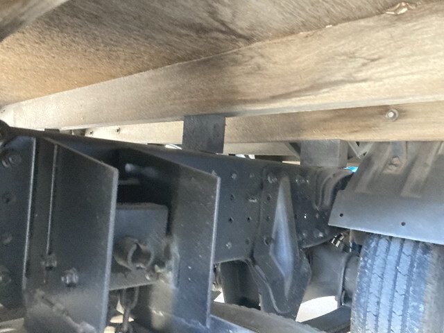 三菱ふそうキャンター平ボディ小型（2t・3t）[写真18]