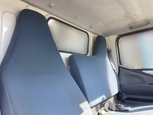 三菱ふそうキャンター平ボディ小型（2t・3t）[写真30]