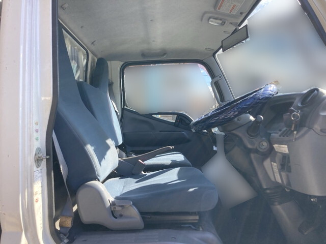 三菱ふそうキャンター平ボディ小型（2t・3t）[写真31]