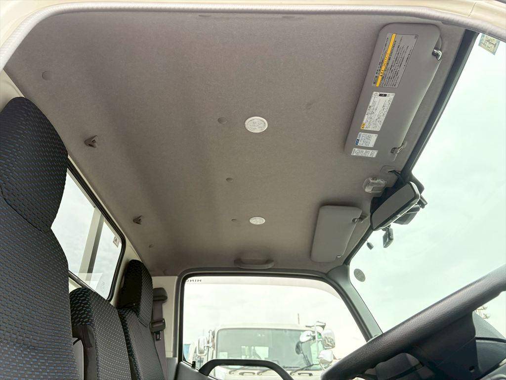 日野デュトロ平ボディ小型（2t・3t）[写真24]