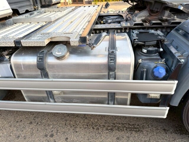 日野プロフィアトレーラーヘッド（トラクターヘッド）大型（10t）[写真10]