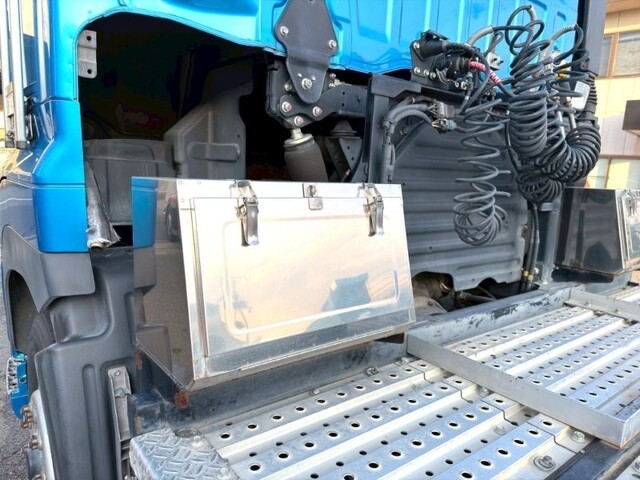 日野プロフィアトレーラーヘッド（トラクターヘッド）大型（10t）[写真11]