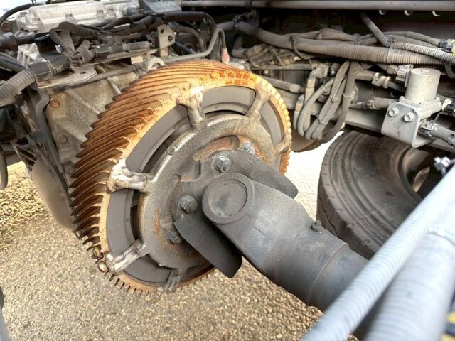 日野プロフィアトレーラーヘッド（トラクターヘッド）大型（10t）[写真13]