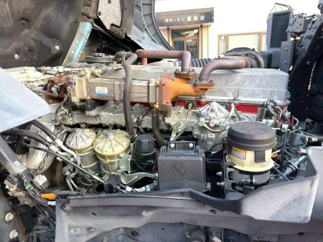 日野プロフィアトレーラーヘッド（トラクターヘッド）大型（10t）[写真14]