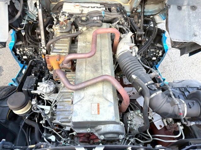 日野プロフィアトレーラーヘッド（トラクターヘッド）大型（10t）[写真16]