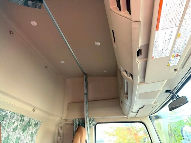 日野プロフィアトレーラーヘッド（トラクターヘッド）大型（10t）[写真18]