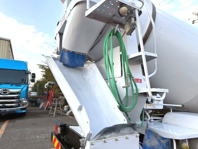 日野レンジャーミキサー車（コンクリートミキサー）増トン（6t・8t）[写真10]